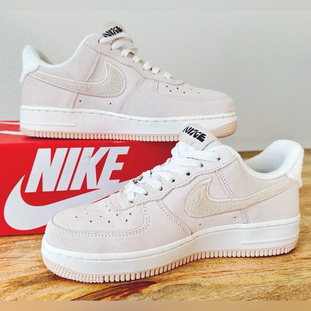 Size 7 - Nike Air Force 1 '07 SE Sanddrift Sherpa